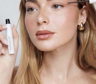 Quel est le meilleur sérum pour la pousse des cils ?